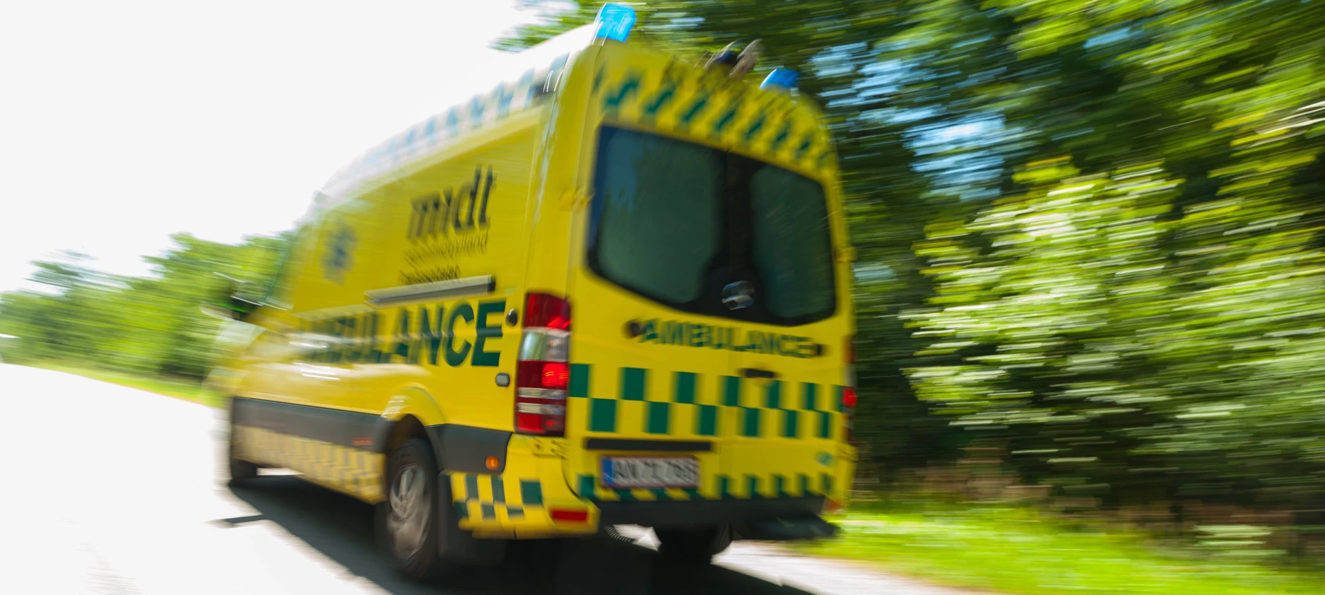 Væltet traktor: Mand har slået hovedet | TV MIDTVEST