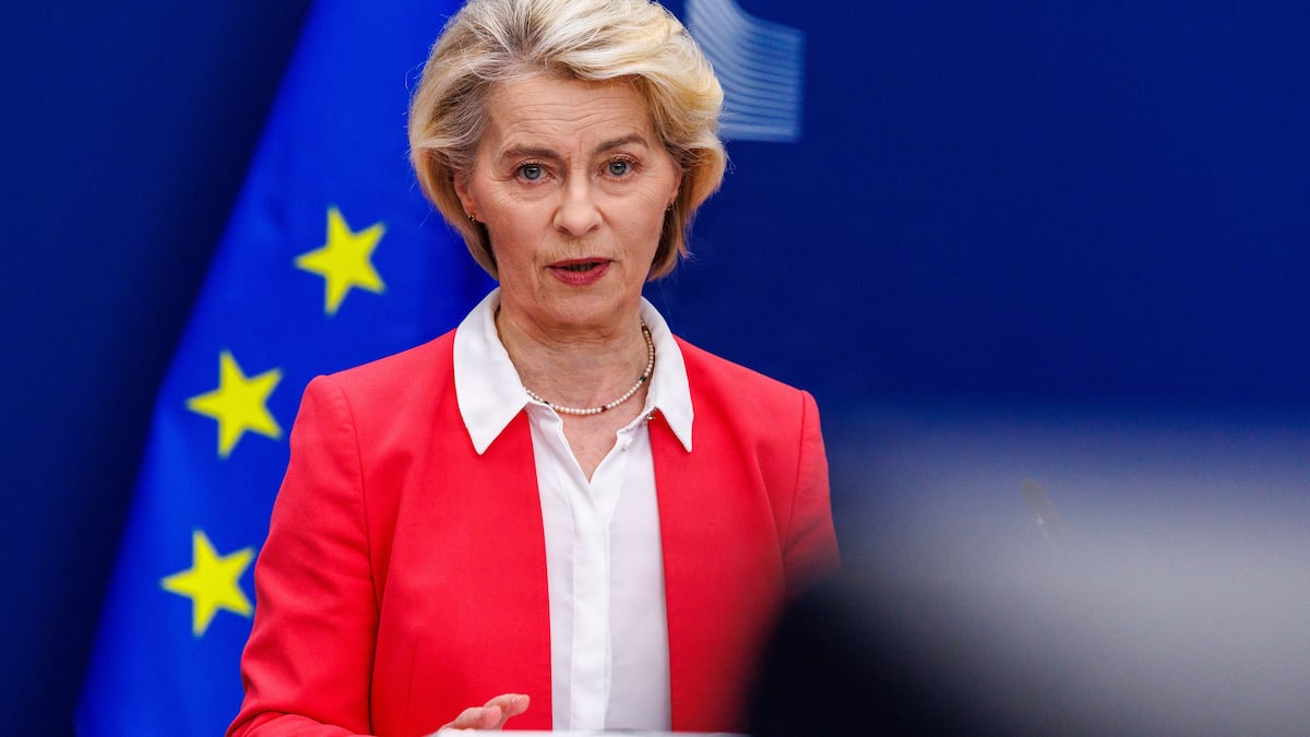 Ursula von der Leyen: EU bør fastsætte aldersgrænse for brug af sociale medier | EU | DR
